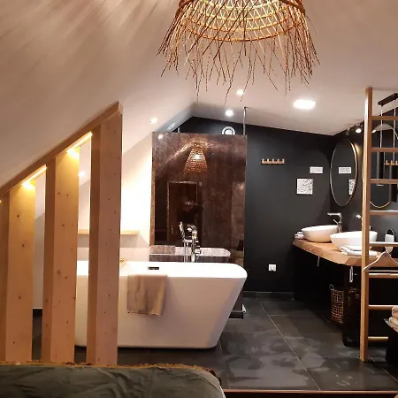 D'hotes Herbes Folles 住宿加早餐酒店 4*